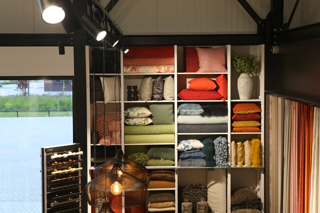 LEDVANCE TRACKLIGHT SPOT luminaires were used for general but also for accent lighting