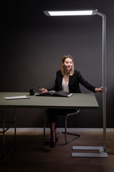 Floor Lum White Homeoffice