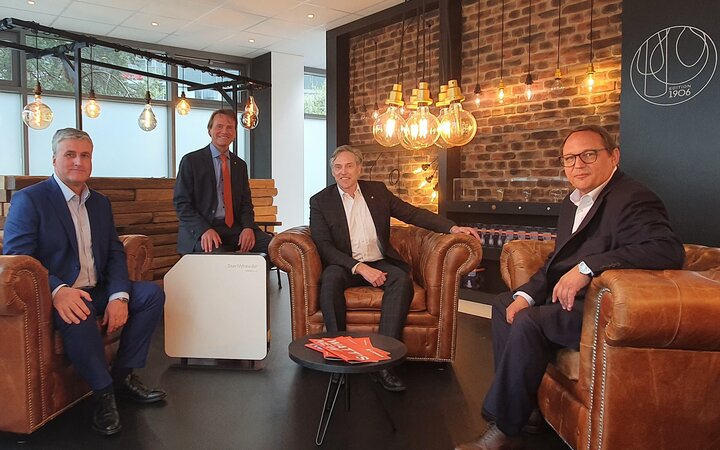 LEDVANCE and UV specialist Dr. Hoenle AG team up on UVC air purification and SARS-CoV-2 room disinfection