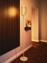 Met de DECOR STICK FLOOR E27 armaturen kunnen gebruikers hun interieur verlevendigen met elegante armaturen die zowel opvallend als veelzijdig zijn 