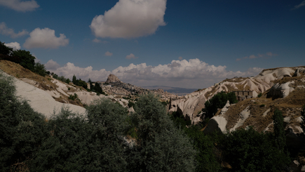 The Güvercinlik Valley in Cappadocia with its unique rock formations. | Image: LEDVANCE