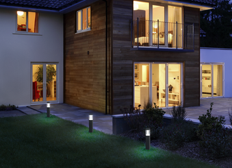 GettyImages-159627055_ENDURA_STYLE_Lantern_Modern_50CM_DG