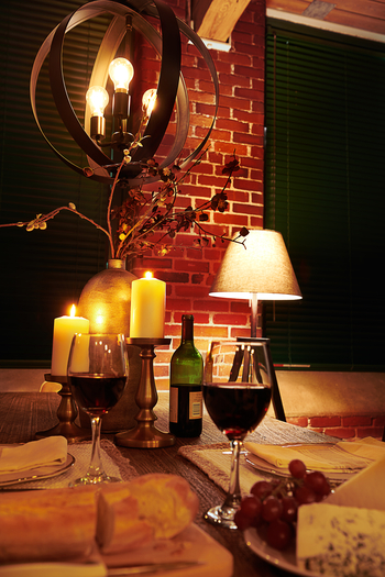 Tunnelmallinen ruokailuhuoneen valaistus