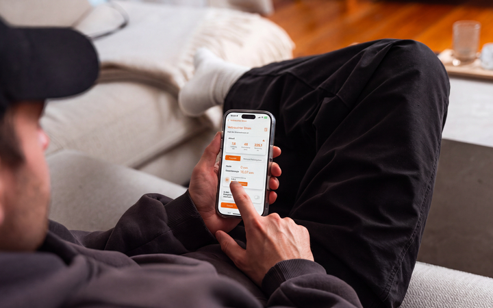 Mehr Transparenz im Smart Home: Mit dem Matter 1.3 Update liefern die OSRAM SMART+ Plugs detaillierte Einblicke in den Stromverbrauch angeschlossener Geräte 